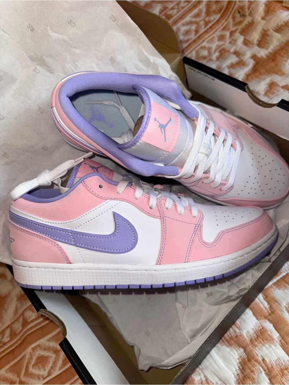Air Jordan 1 Low SE “Arctic Punch” (arctic punch/purple pulse/white) sz 11 - Picture 3 of 6